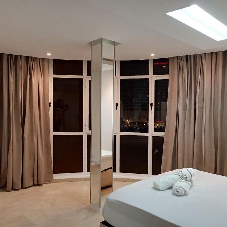 Nouveau Appartement Au Centre Ville En Face Hilton Tanger Extérieur photo