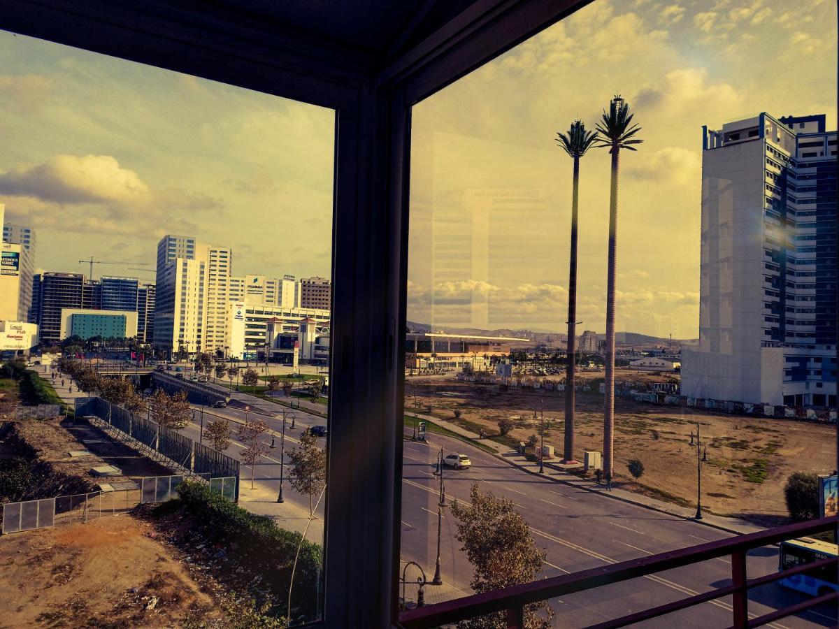 Nouveau Appartement Au Centre Ville En Face Hilton Tanger Extérieur photo