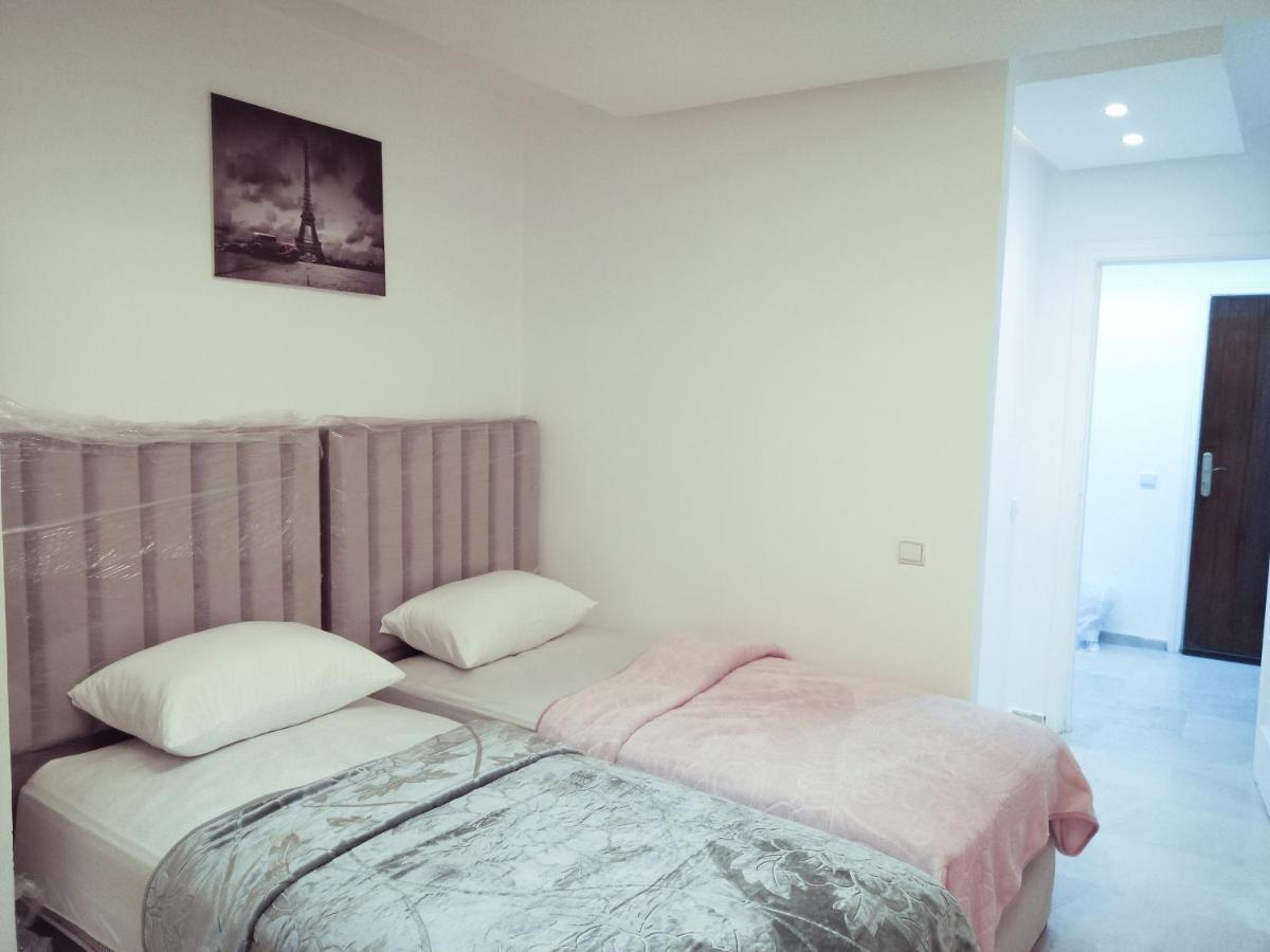 Nouveau Appartement Au Centre Ville En Face Hilton Tanger Extérieur photo